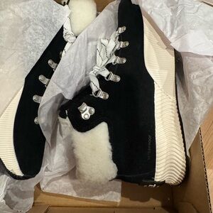 Sorel Out and About Conquest III. Black/Sea Salt. 9.5 Waterproof